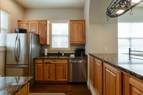 Condo 313