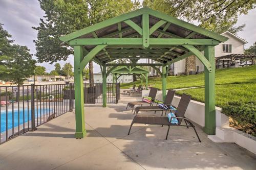Downtown Branson Home With Pool Mins To The Landing!