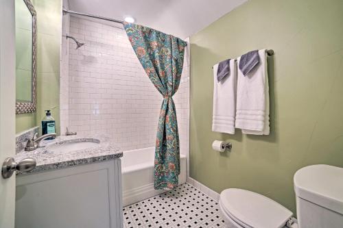 Downtown Branson Home With Pool Mins To The Landing!