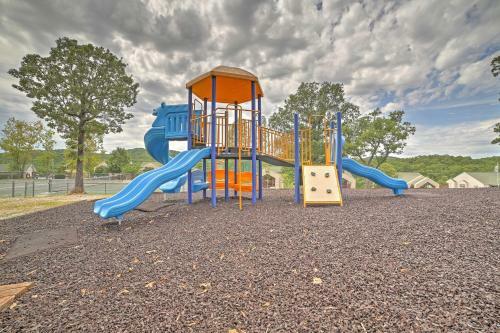 Apartamento Branson Condo With Pool Access - Walk To Table Rock!