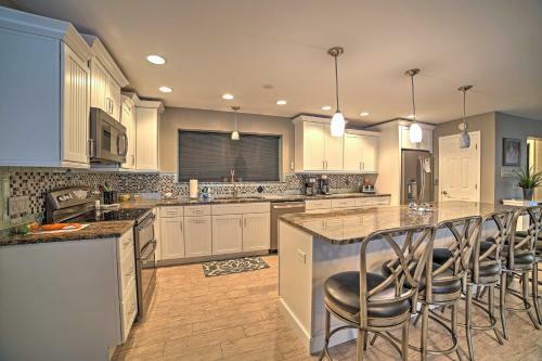 Charming Hillside Branson Home With Spacious Deck!