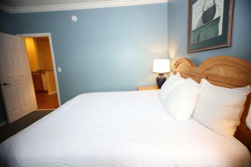 Spacious Condo Off Highway 76 Strip 1br Standard