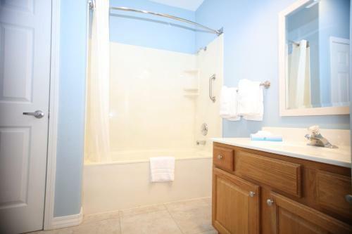 Spacious Condo Off Highway 76 Strip 1br Standard