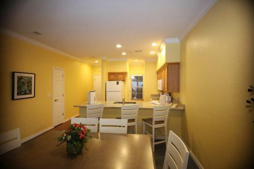Spinnaker Suite Right By The Strip 2br Standard