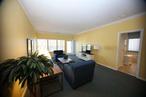 Gorgeous Branson Suite 2br Standard