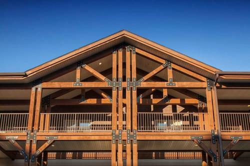 Gorgeous Branson Suite 2br Standard