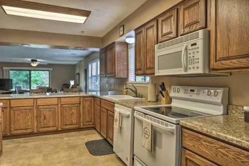 Apartamento Condo With Pool, 1 Mi To 76 Strip Entertainment