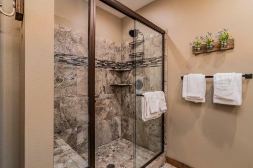 Waterfront Three Bedroom Condo, Minutes To Sdc!