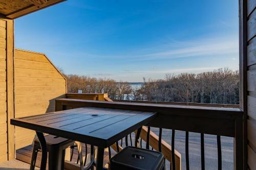 Waterfront Three Bedroom Condo, Minutes To Sdc!