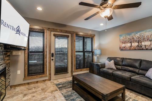 Waterfront Three Bedroom Condo, Minutes To Sdc!