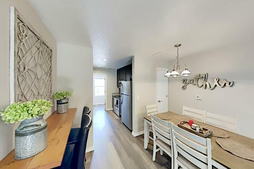 Apartamento Rockwall Cottage - Vineyards Condo - Balcony, Pool Condo