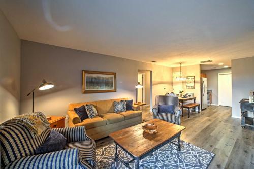 Apartamento Branson Condo With Views About 4 Mi To Silver Dollar!