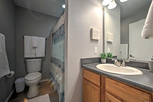 Apartamento Branson Condo With Views About 4 Mi To Silver Dollar!