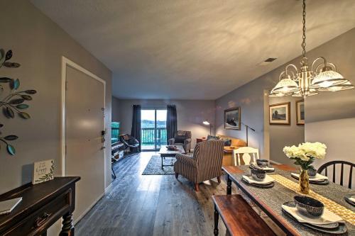 Apartamento Branson Condo With Views About 4 Mi To Silver Dollar!