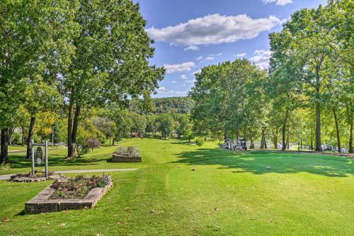 Apartamento Condo With Pool Access - 5 Mins To Table Rock Lake!