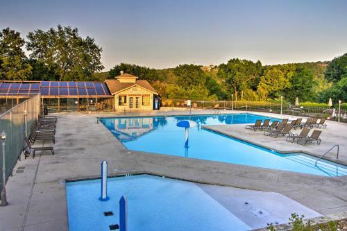 Apartamento Condo With Pool Access - 5 Mins To Table Rock Lake!