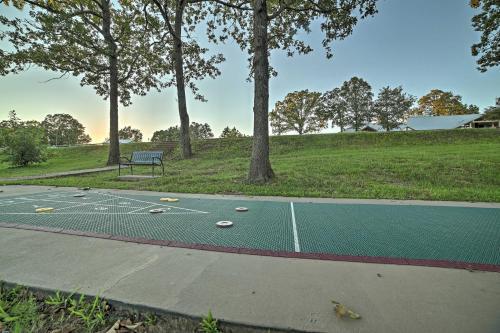 Apartamento Walk-in Resort Condo Near Downtown Branson!