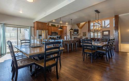 Rockwood Lake Lodge Home