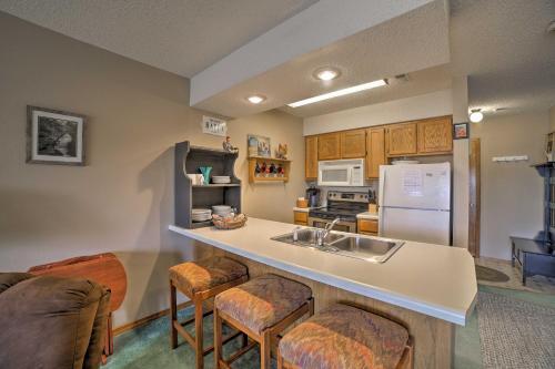 Apartamento West Branson Condo 2 Miles To Silver Dollar City!