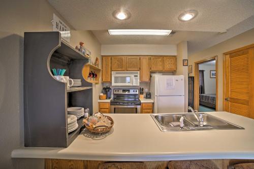 Apartamento West Branson Condo 2 Miles To Silver Dollar City!