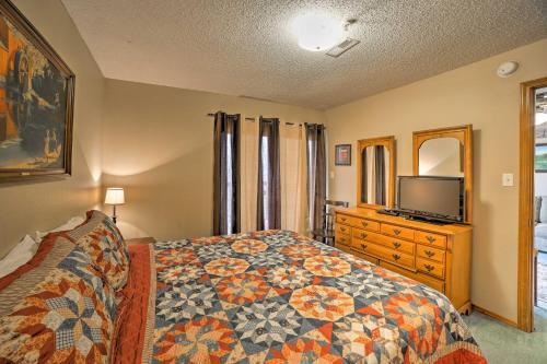 Apartamento West Branson Condo 2 Miles To Silver Dollar City!
