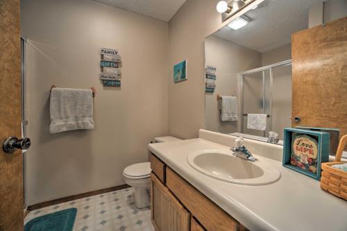 Apartamento West Branson Condo 2 Miles To Silver Dollar City!