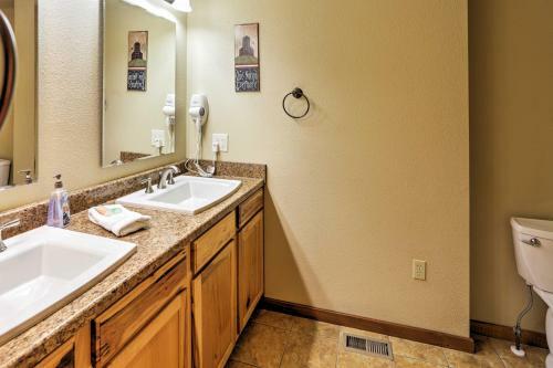 6br Branson Cabin In The Heart Of Branson!
