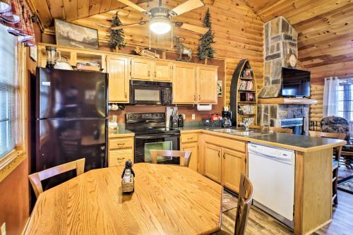 Rustic Branson Cabin-mins To Silver Dollar City!
