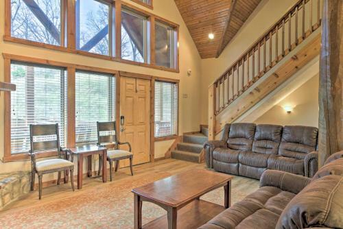 Updated Branson Home, 5 Min To Silver Dollar City!