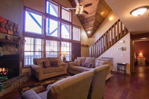 Lazy Time Lodge Cabin