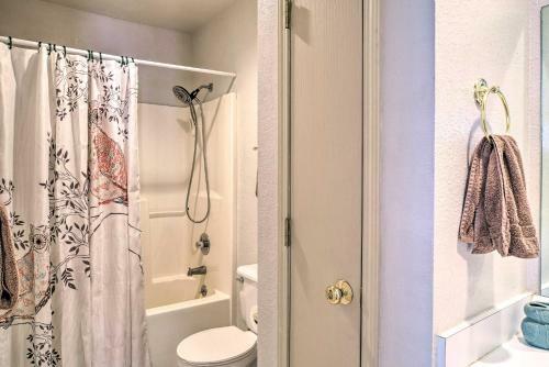 Apartamento Branson Condo With Deck And Table Rock Lake View!