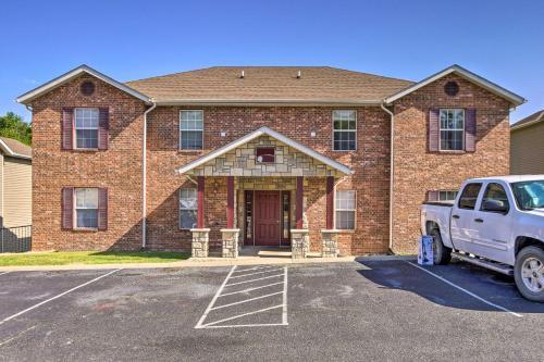 Apartamento Cozy Condo With Pool, 5 Mi To Table Rock Lake!
