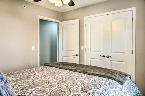Apartamento Cozy Condo With Pool, 5 Mi To Table Rock Lake!