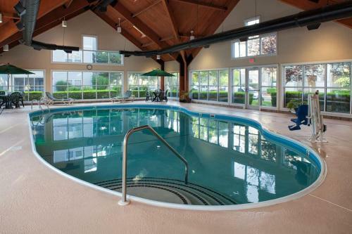 Modern Condo Right By Entertainment District 1br Standard