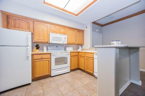 Modern Condo Right By Entertainment District 1br Standard