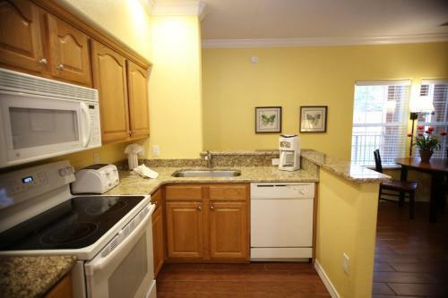 Modern Condo Right By Entertainment District 1br Standard