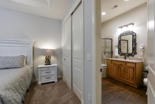 Condo 322