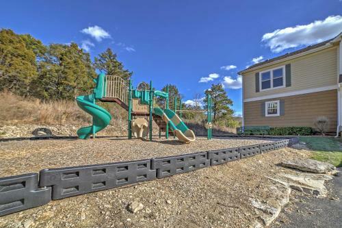 Expansive Hollister Retreat With Deck And Pool Access!