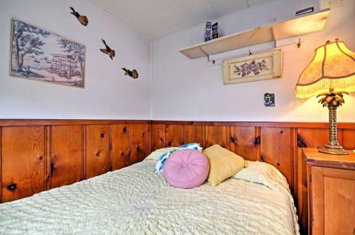 Cozy Camdenton Cottage With Deck And Boat Dock Access!