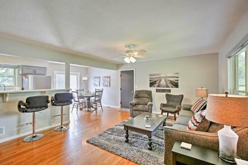 Modern Excelsior Springs Home With Deck And 3 Acres!