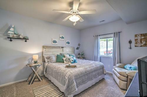 Apartamento Lakefront Camdenton Condo With Deck, Shared Pool