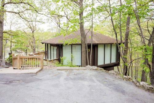 Unit 5 - Treetop 2 Bedroom Villa