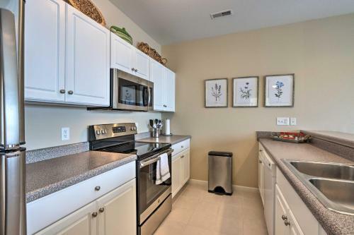 Apartamento Cozy Lakeside Paradise With Porch And Pool Access
