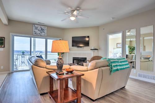 Apartamento Cozy Lakeside Paradise With Porch And Pool Access