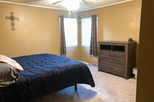Macon Ranch-style Family Home With Yard And Deck!