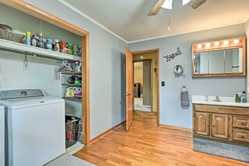 Macon Ranch-style Family Home With Yard And Deck!