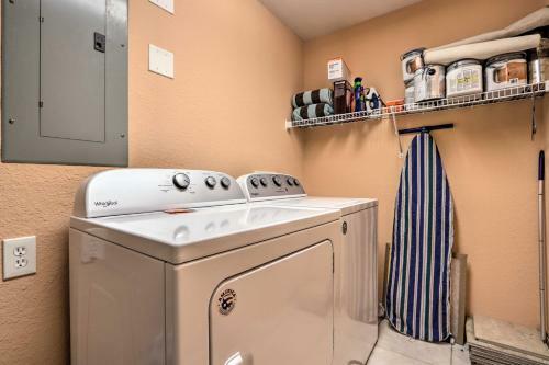 Apartamento Water-view Lake Ozark Getaway With Boat Slip!