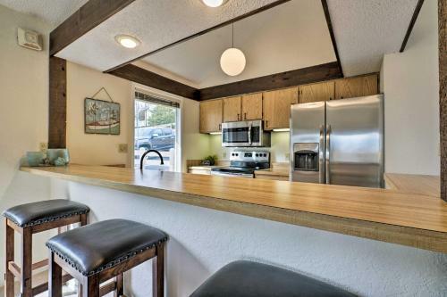 Margaritaville Resort Home With Lake-view Deck!