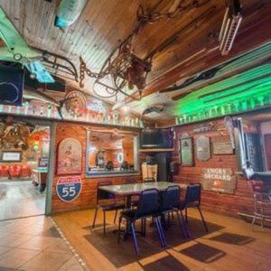 Hotel Bullwinkles Rustic Lodge