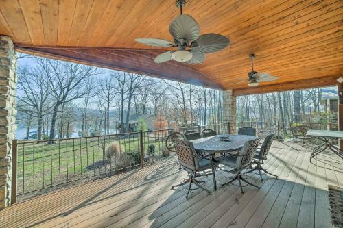 Home With 2 Decks And Fire Pit-steps To Table Rock Lake